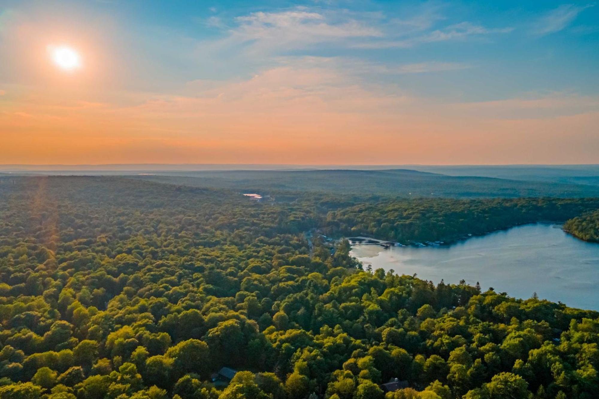Poconos Ski Retreat With Sauna, Hot Tub, And Game Room Lake Harmony Dış mekan fotoğraf