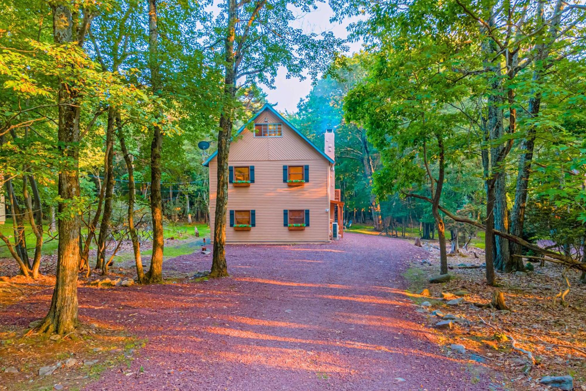 Poconos Ski Retreat With Sauna, Hot Tub, And Game Room Lake Harmony Dış mekan fotoğraf