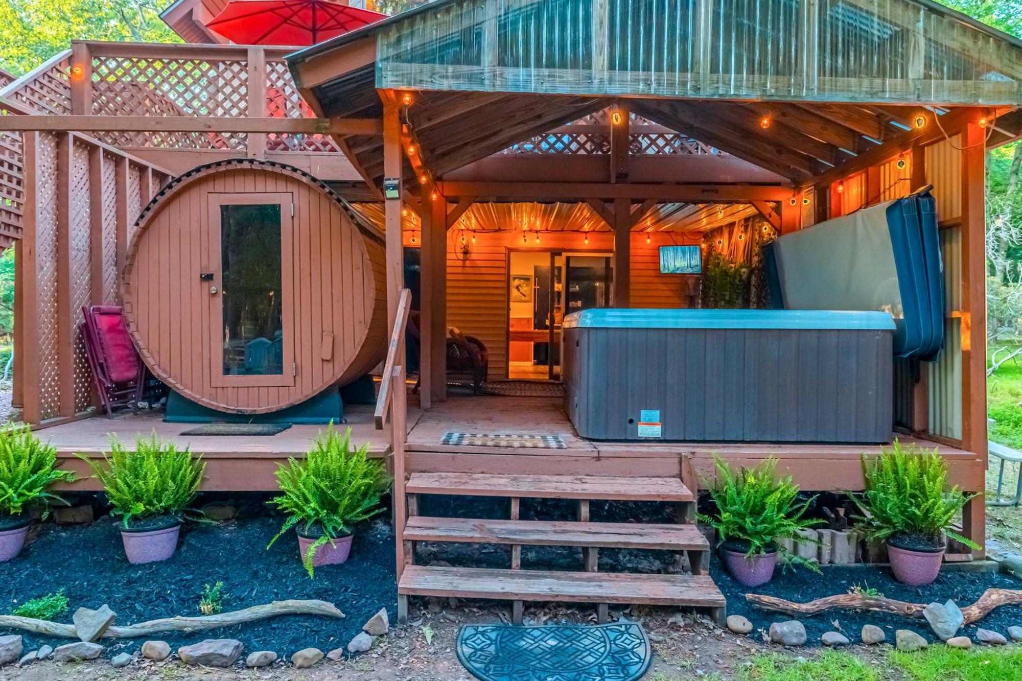 Poconos Ski Retreat With Sauna, Hot Tub, And Game Room Lake Harmony Dış mekan fotoğraf