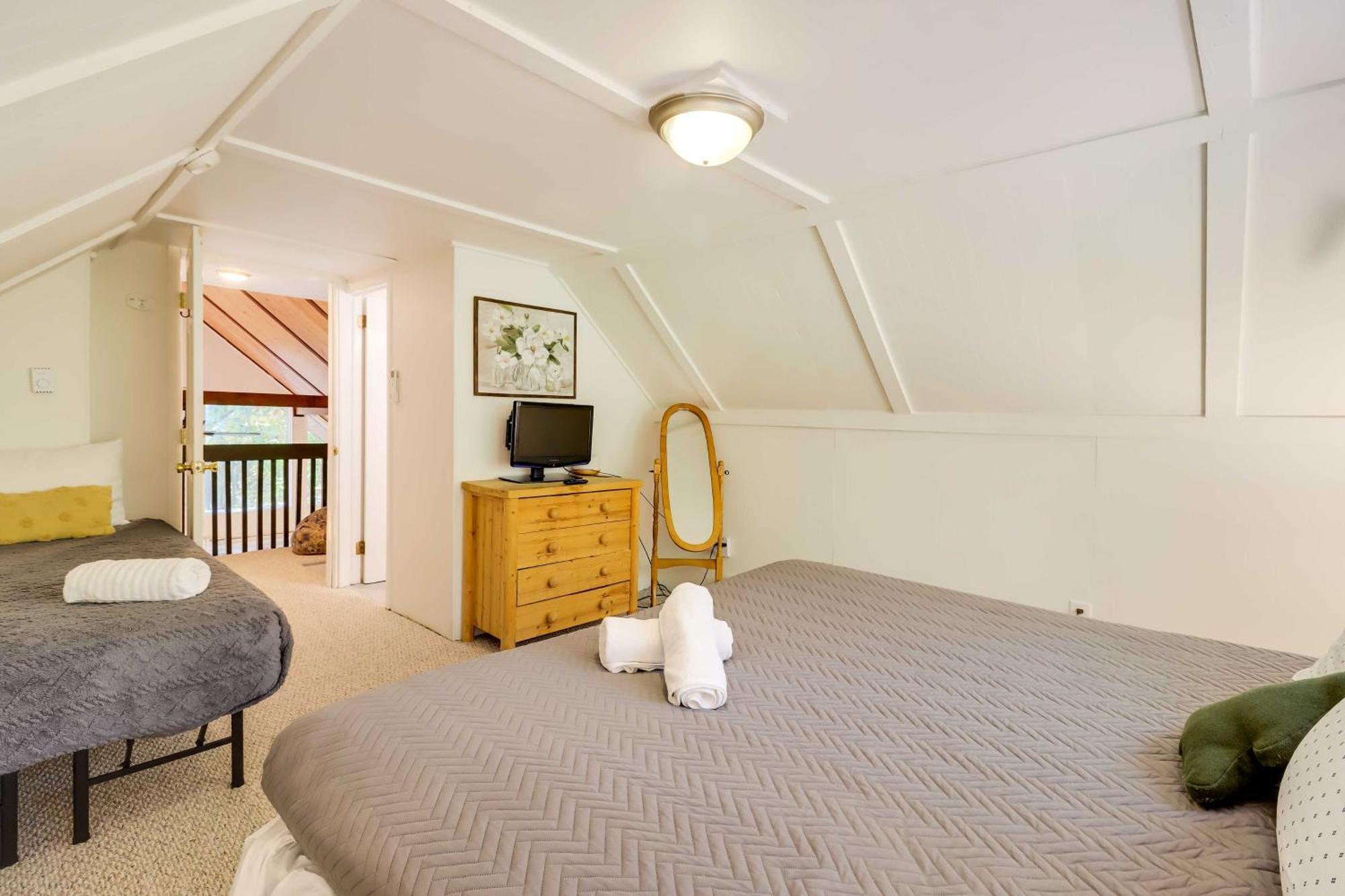 Poconos Ski Retreat With Sauna, Hot Tub, And Game Room Lake Harmony Dış mekan fotoğraf