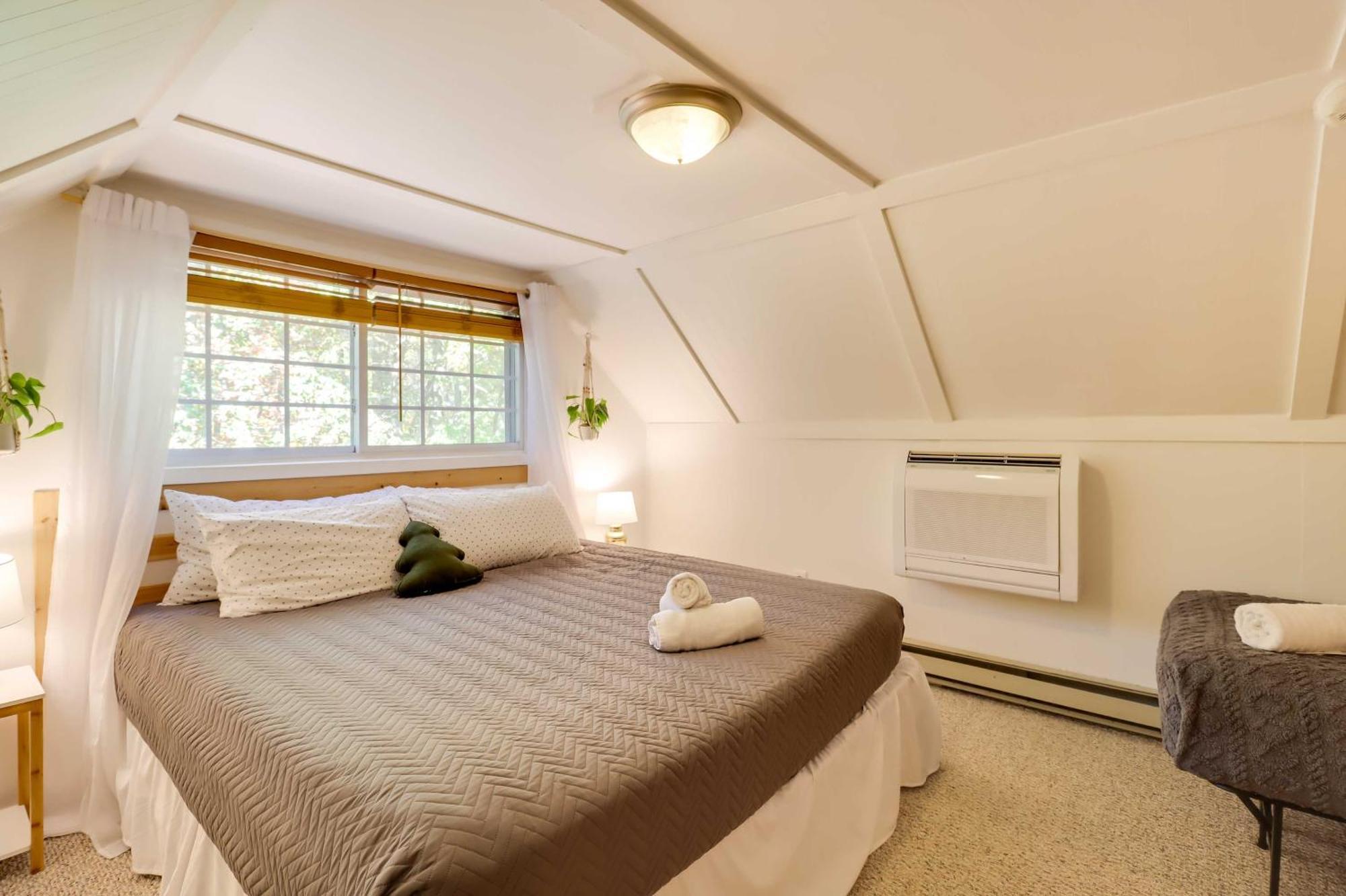 Poconos Ski Retreat With Sauna, Hot Tub, And Game Room Lake Harmony Dış mekan fotoğraf